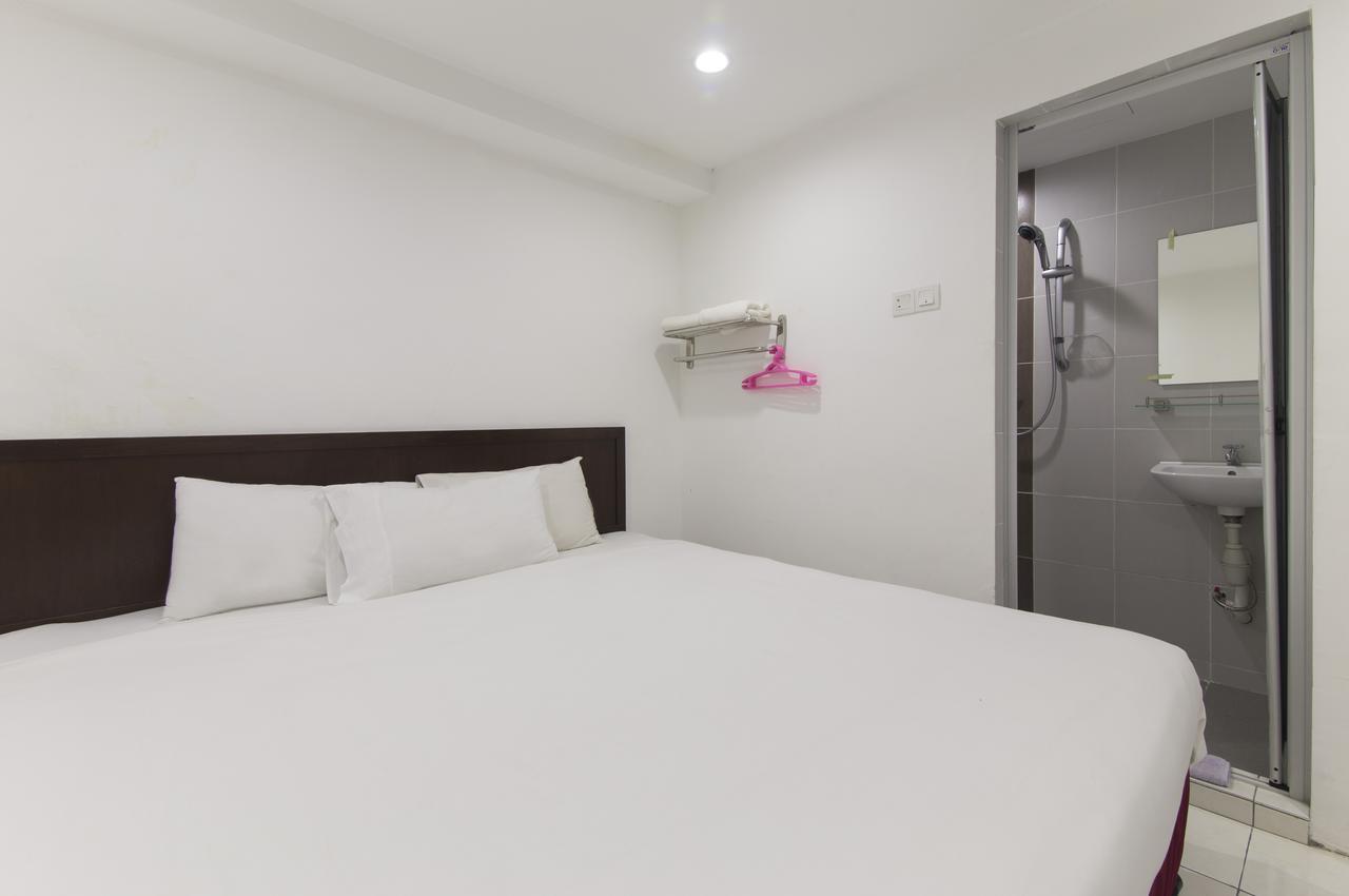 Charlies Boutique Hotel George Town Exteriör bild