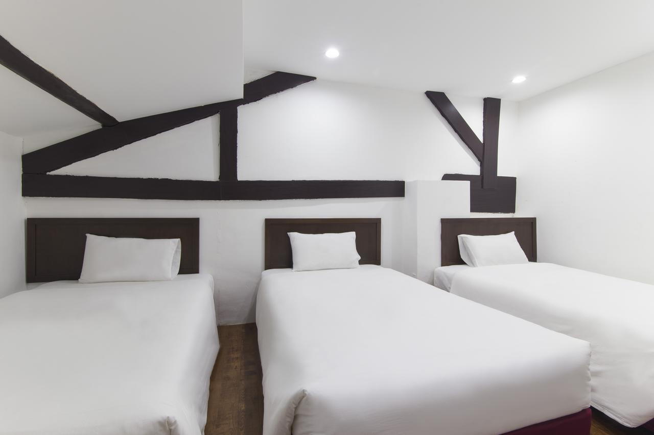 Charlies Boutique Hotel George Town Exteriör bild