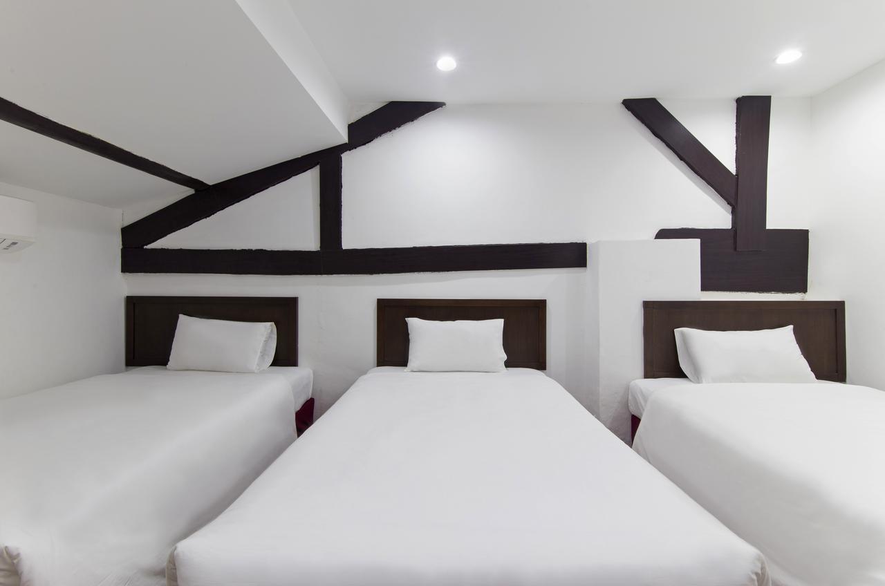 Charlies Boutique Hotel George Town Exteriör bild